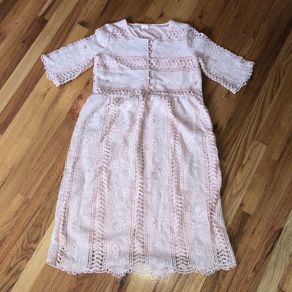 Adorable so perla lace dress